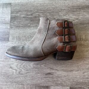 Hudson London Encke buckle bootie